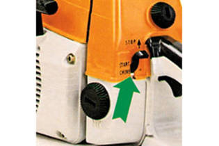1976: Single-lever operation for chainsaws