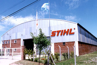 1998: STIHL keeps expanding